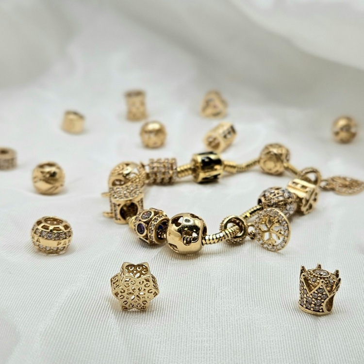 Zawieszka złota – Charms – wisząca śnieżynka – Złoto próba 585 - Jubiler Brilliance