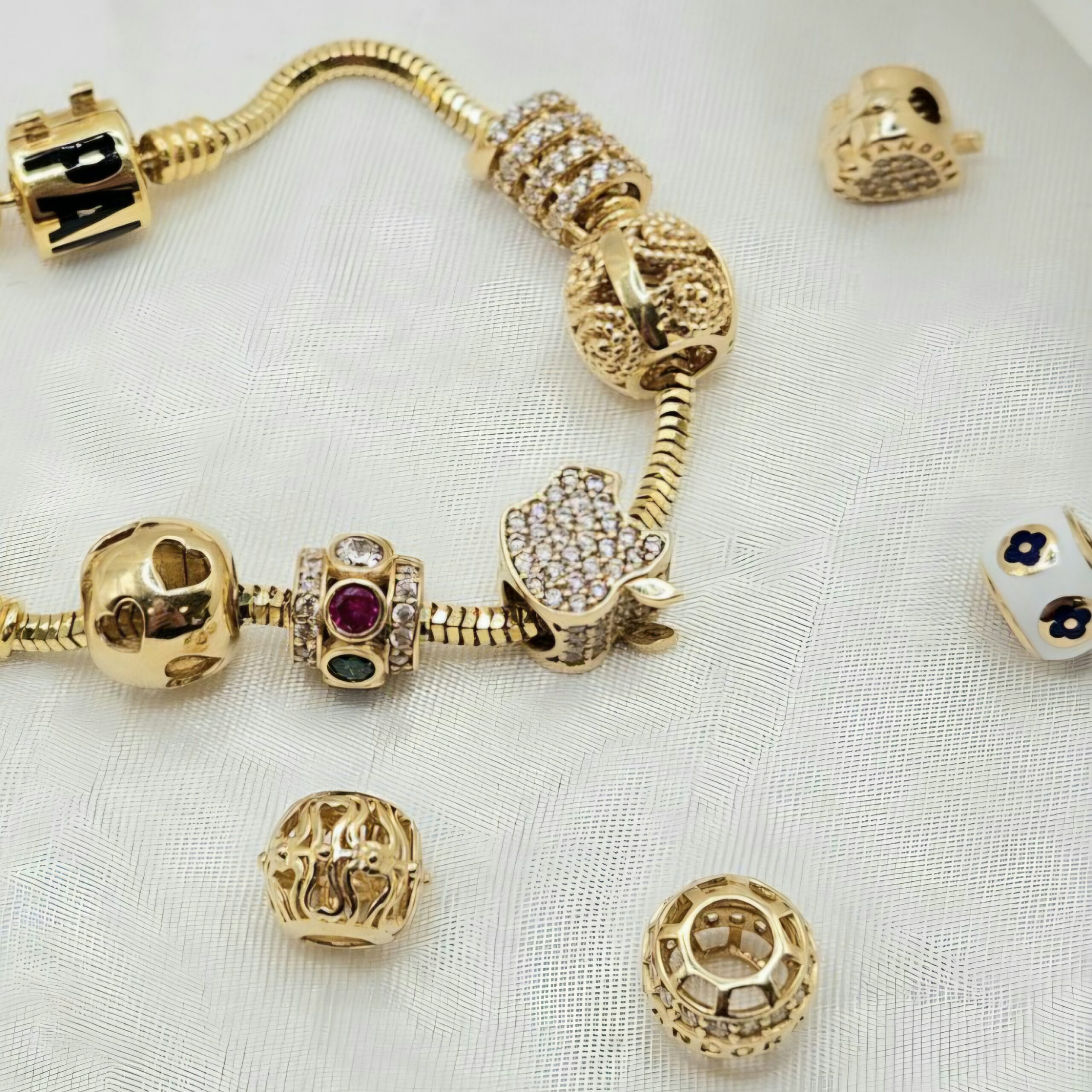 Zawieszka złota – Charms – ażurowa kulka – Złoto próba 585 - Jubiler Brilliance