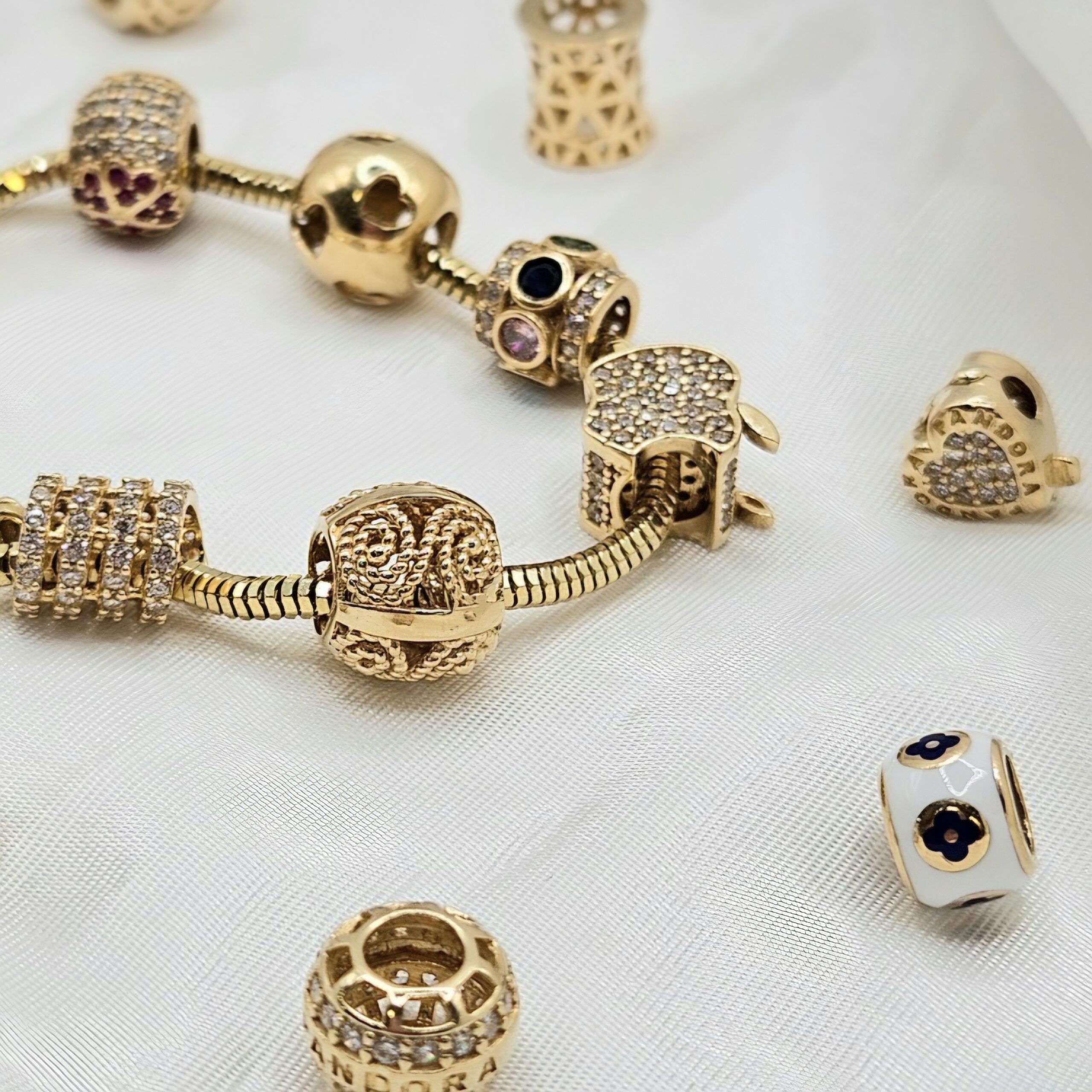 Zawieszka złota – Charms -biała kulka – Złoto próba 585 - Jubiler Brilliance